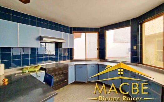 Vendo casa ideal para oficina con excelente ubicación en Irapuato