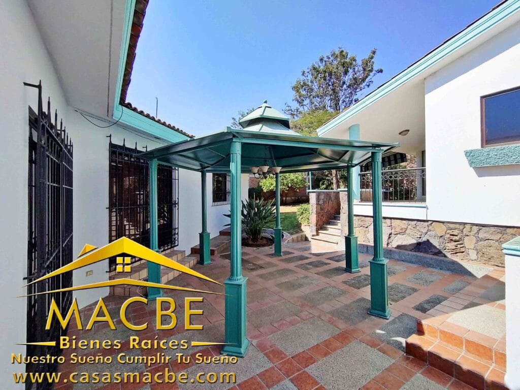 Residencia en Venta Villas de Irapuato Inmobiliaria Macbe Bienes Raíces
