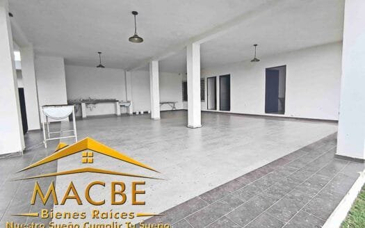 Casa con alberca en venta Comajilla León