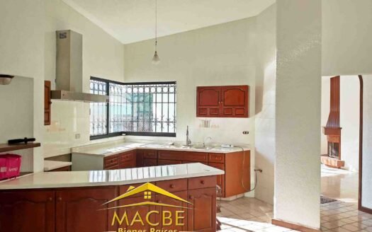 Residencia en Venta en Villas de Irapuato | Excelente Ubicación y Espacios Funcionales