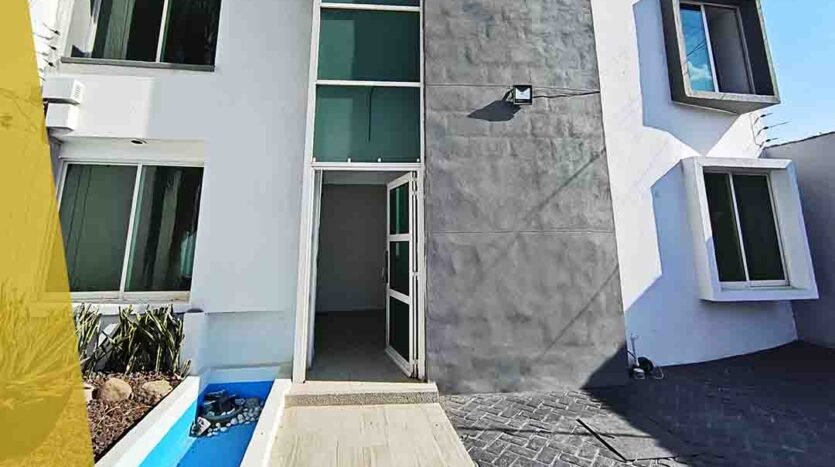 Casa en Jardines de San Antonio Inmobiliaria Macbe Bienes Raíces