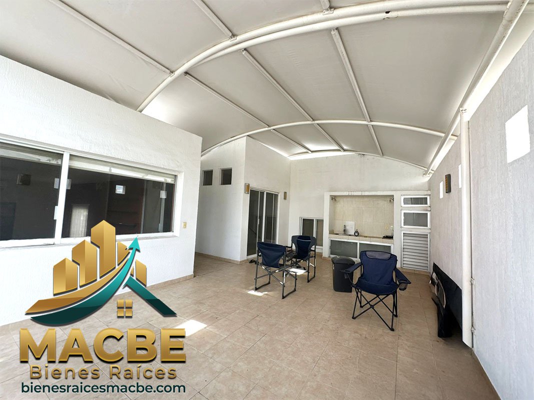 Residencia de Lujo Inmobiliaria Macbe Bienes Raíces
