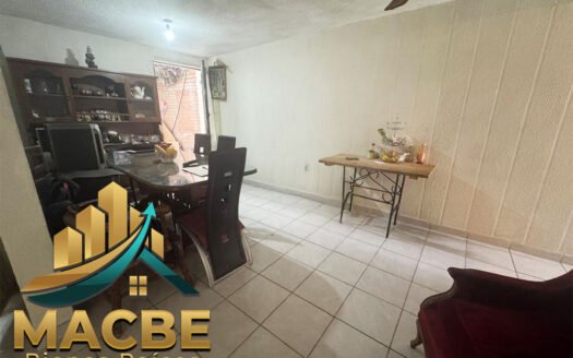 Casa en Venta en Bernardo Cobos: Un Hogar en Av. España Irapuato