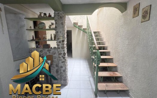 Casa en Venta en Bernardo Cobos: Un Hogar en Av. España Irapuato