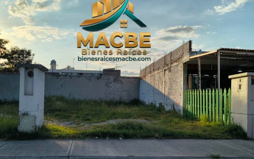 Venta de Terreno Comercial en Fraccionamiento Horizontes Irapuato, 120 m²