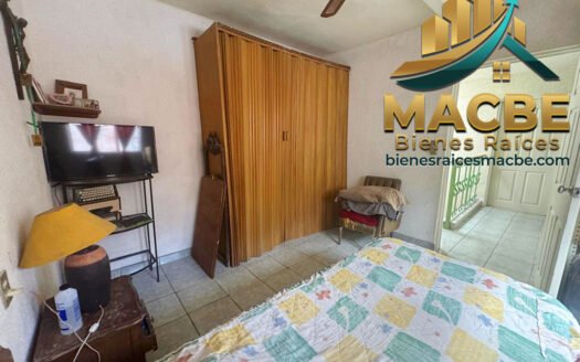 Casa en Venta en Bernardo Cobos: Un Hogar en Av. España Irapuato