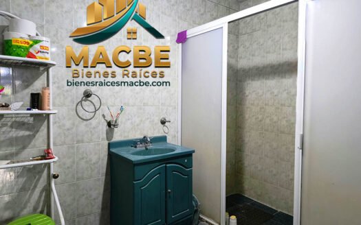 Casa en Venta Flores Magón Sur Irapuato | Propiedad de 3 Niveles en Esquina