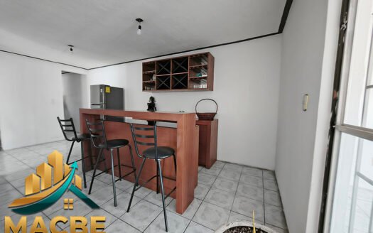 Casa Grande en Venta en colonia Magisterial Irapuato: 276m² de Construcción y Espacios Muy Grandes