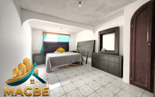 Casa Grande en Venta en colonia Magisterial Irapuato: 276m² de Construcción y Espacios Muy Grandes