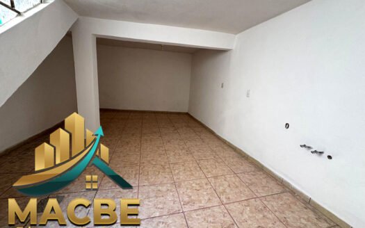 Casa con Local Comercial Torres Landa | Inversión Estratégica y Versátil