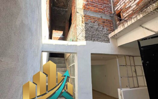 Casa con Local Comercial Torres Landa | Inversión Estratégica y Versátil