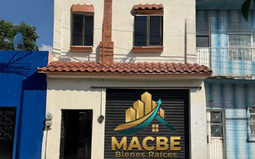 Casa con Local Comercial Torres Landa | Inversión Estratégica y Versátil