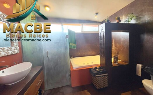 Casa en venta Las Plazas Irapuato | 3 recámaras y amplio patio