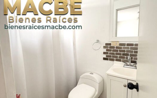 Casa en venta Valle Real Irapuato con terreno excedente | MACBE