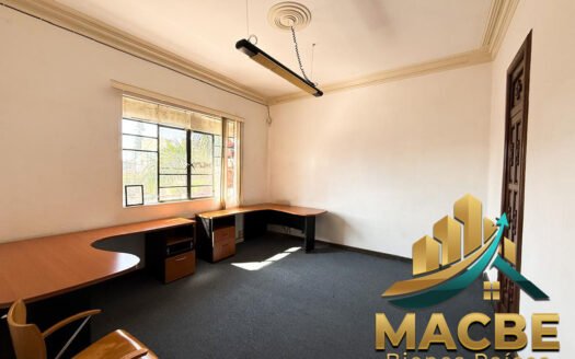 Casa para oficinas en venta Colonia La Moderna Irapuato | MACBE