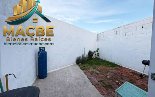 Casa en venta Valle Real Irapuato con terreno excedente | MACBE