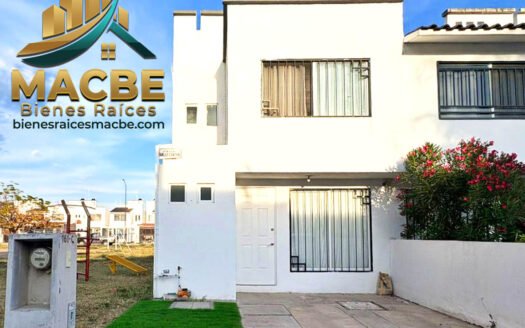 Casa en venta Valle Real Irapuato con terreno excedente | MACBE