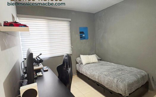 Casa en venta Valle Real Irapuato con terreno excedente | MACBE