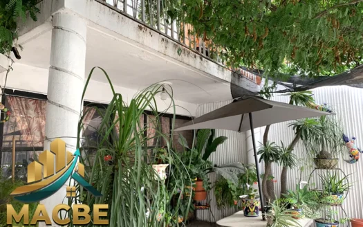 Casa en venta con local comercial en Irapuato Centro | MACBE Bienes Raíces