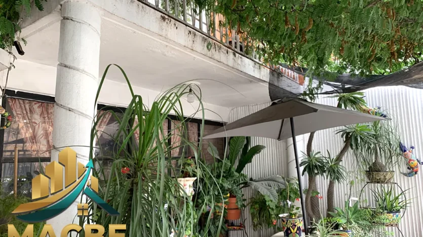Casa en venta con local comercial en Irapuato