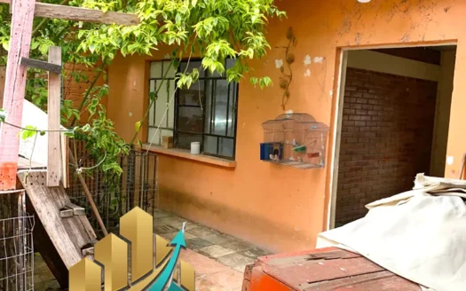 Casa en venta con local comercial en Irapuato Centro | MACBE Bienes Raíces