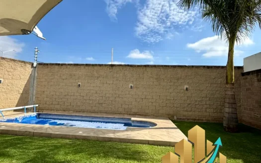 Casa en venta en Provincia Cibeles Irapuato con alberca