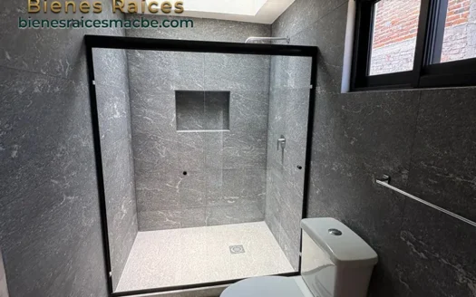 Casa en renta en Los Reyes Irapuato remodelada | MACBE
