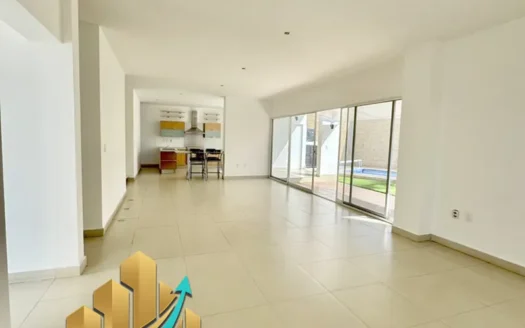 Casa en venta en Provincia Cibeles Irapuato con alberca