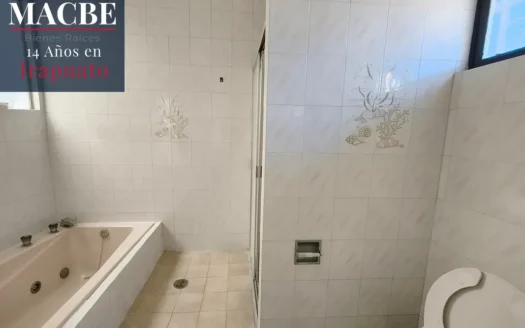 Casa en venta en Las Rosas Irapuato | MACBE Bienes Raíces